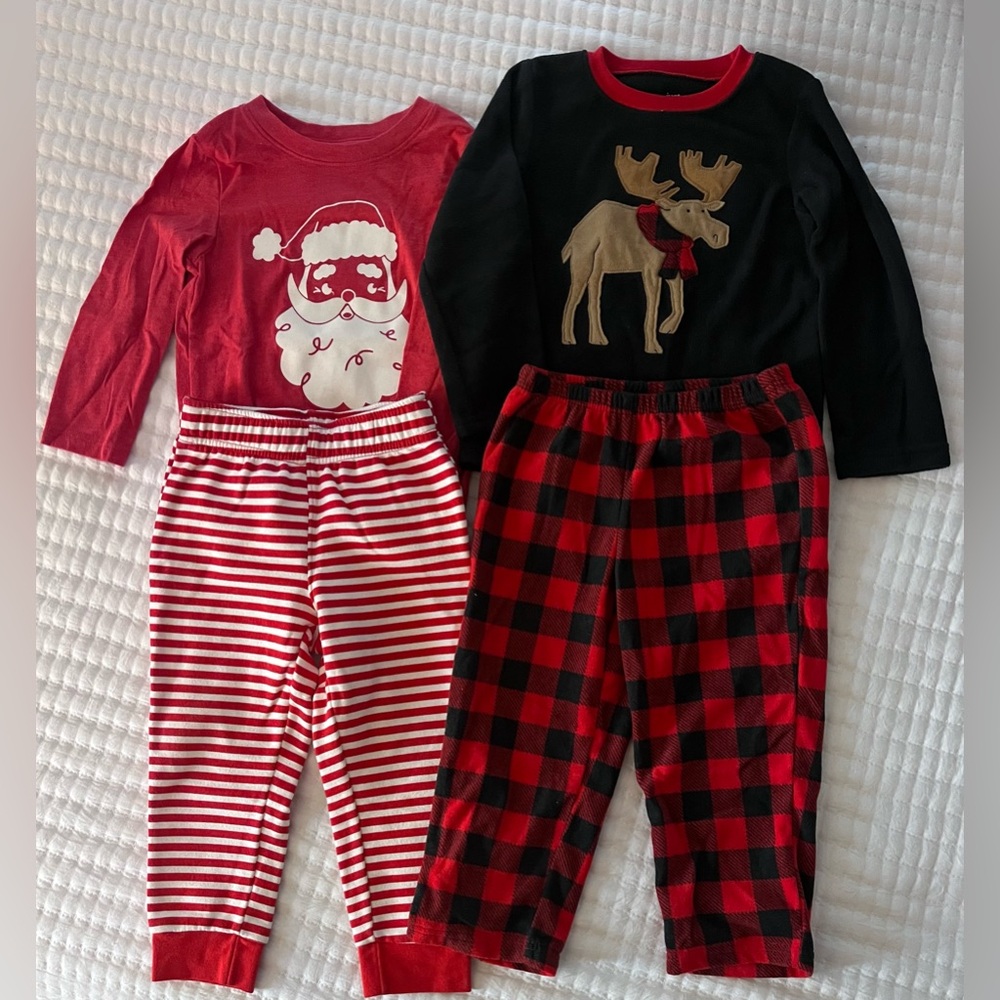 Like new toddler holiday pajamas bundle - 3T